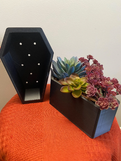 CMbeautifuldesigns - Coffin Planters